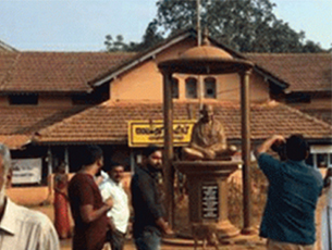 If you also feel that religious intolerance is growing, visit this temple in Agra